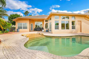 9244 Pineville Dr, Lake Worth, FL 33467, Sold 01/06/22