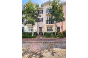 1011 W Heritage Club Cir, Delray Beach, FL 33483, Sold 12/07/21