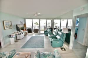 8200 Lakeshore Dr, Hypoluxo, FL 33462, Sold 12/17/21