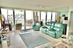 8200 Lakeshore Dr, Hypoluxo, FL 33462, Sold 12/17/21