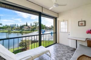 342 Pine Ridge Cir, Greenacres, FL 33463, Sold 12/10/21