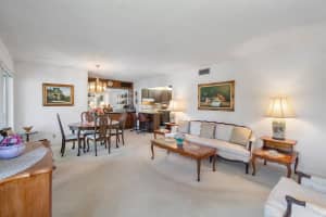 342 Pine Ridge Cir, Greenacres, FL 33463, Sold 12/10/21