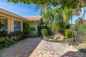 8848 SE Marina Bay Dr, Hobe Sound, FL 33455, Sold 12/03/21