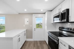 1 Harbourside Dr, Delray Beach, FL 33483, Sold 12/03/21