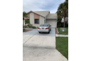 5752 Strawberry Lakes Cir, Lake Worth, FL 33463, Sold 04/28/22