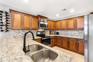 4049 Eastridge Cir, Pompano Beach, FL 33064, Sold 01/14/22