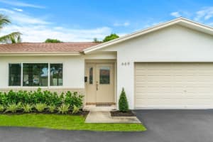 669 NW 15th Ct, Boca Raton, FL 33486, Sold 01/10/22