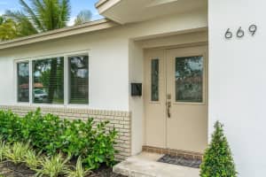 669 NW 15th Ct, Boca Raton, FL 33486, Sold 01/10/22