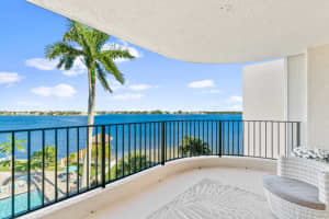 8200 Lakeshore Dr, Hypoluxo, FL 33462, Sold 12/10/21