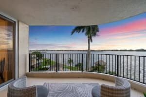 8200 Lakeshore Dr, Hypoluxo, FL 33462, Sold 12/10/21