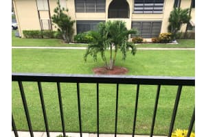 317 Pine Ridge Cir b2, Greenacres, FL 33463, Sold 12/15/21