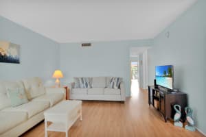 700 Village Green Ct, Palm Springs, FL 33461, Sold 12/10/21
