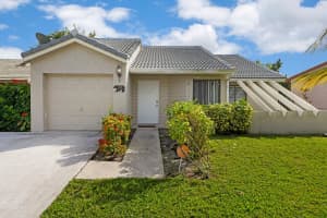 5681 Strawberry Lakes Cir, Lake Worth, FL 33463, Sold 01/18/22