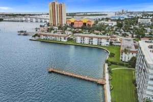 3040 Lake Shore Dr, Riviera Beach, FL 33404, Sold 01/12/22