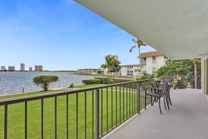 3040 Lake Shore Dr, Riviera Beach, FL 33404, Sold 01/12/22