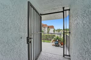 3040 Lake Shore Dr, Riviera Beach, FL 33404, Sold 01/12/22