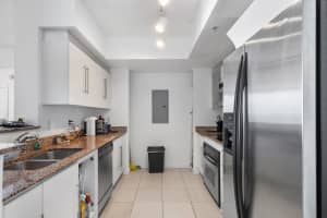 325 S Biscayne Blvd, Miami, FL 33131, Sold 04/06/22
