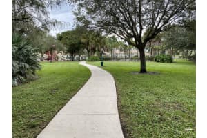 350 Crestwood Cir, Royal Palm Beach, FL 33411, Sold 01/18/22