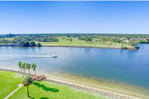 356 Golfview Rd, North Palm Beach, FL 33408, Sold 12/01/21