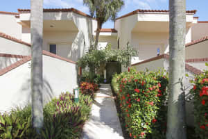 301 Sea Oats Dr, Juno Beach, FL 33408, Sold 01/03/22