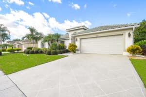 3904 Cypress Lake Dr, Lake Worth, FL 33467, Sold 12/27/21