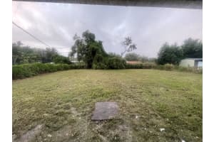 2444 3rd St SW, Vero Beach, FL 32962, Sold 12/30/21