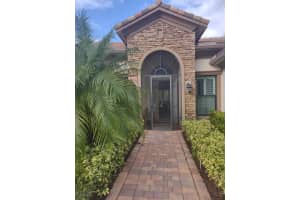 2552 NW Crystal Lake Dr, Jensen Beach, FL 34957, Sold 02/11/22