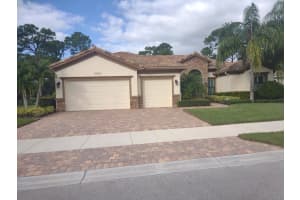 2552 NW Crystal Lake Dr, Jensen Beach, FL 34957, Sold 02/11/22