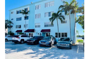 1060 Crystal Lake Dr, Pompano Beach, FL 33064, Sold 03/07/22