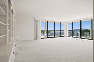 2150 Ibis Isle Rd, Palm Beach, FL 33480, Sold 01/28/22