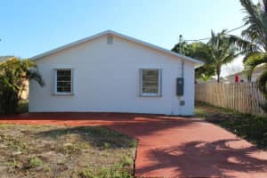 1095 Chickasaw St, Jupiter, FL 33458, Sold 02/07/22