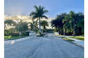 250 Garden Grove Pkwy, Vero Beach, FL 32962, Sold 01/14/22