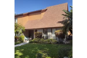 405 Sandtree Dr, Palm Beach Gardens, FL 33403, Sold 01/07/22