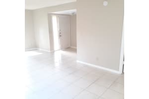 405 Sandtree Dr, Palm Beach Gardens, FL 33403, Sold 01/07/22