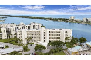 19800 Sandpointe Bay Dr, Tequesta, FL 33469, Sold 12/22/21