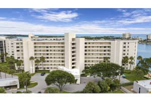 19800 Sandpointe Bay Dr, Tequesta, FL 33469, Sold 12/22/21