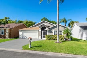 1062 Salmon Isle, Greenacres, FL 33413, Sold 12/15/21