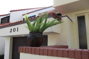 201 Sea Oats Dr, Juno Beach, FL 33408, Sold 05/27/22