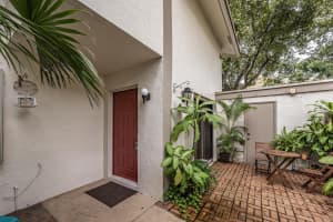 3040 S Oakland Forest Dr, Oakland Park, FL 33309, Sold 12/21/21