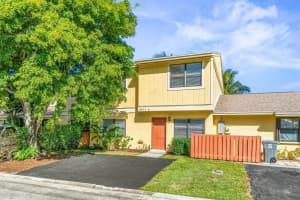 5271 Tennis Ln, Delray Beach, FL 33484, Sold 12/28/21