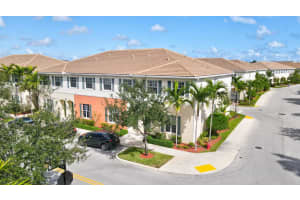 728 SW 2nd Ave, Pompano Beach, FL 33060, Sold 12/07/21