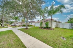 18498 NW 23rd St, Pembroke Pines, FL 33029, Sold 01/06/22
