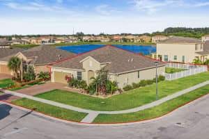 858 Gairloch Ln, Fort Pierce, FL 34947, Sold 12/20/21