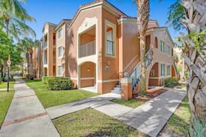 8000 N Nob Hill Rd, Tamarac, FL 33321, Sold 12/20/21