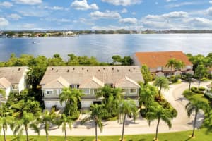 88 N Lakeshore Dr, Hypoluxo, FL 33462, Sold 01/31/22