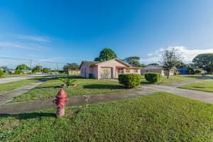 2902 Sheraton Blvd, Fort Pierce, FL 34946, Sold 12/06/21