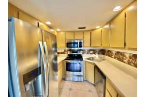 231 Foxtail Dr, Greenacres, FL 33415, Sold 12/15/21