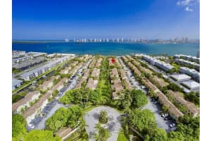 1035 Lake Shore Dr APT 202, West Palm Beach, FL 33403, Sold 01/10/22
