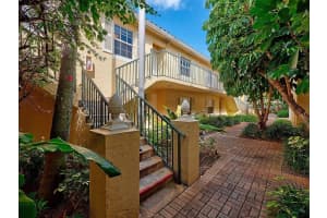 1035 Lake Shore Dr APT 202, West Palm Beach, FL 33403, Sold 01/10/22