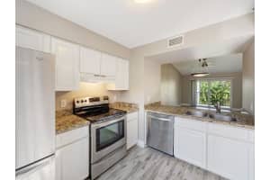 1035 Lake Shore Dr APT 202, West Palm Beach, FL 33403, Sold 01/10/22